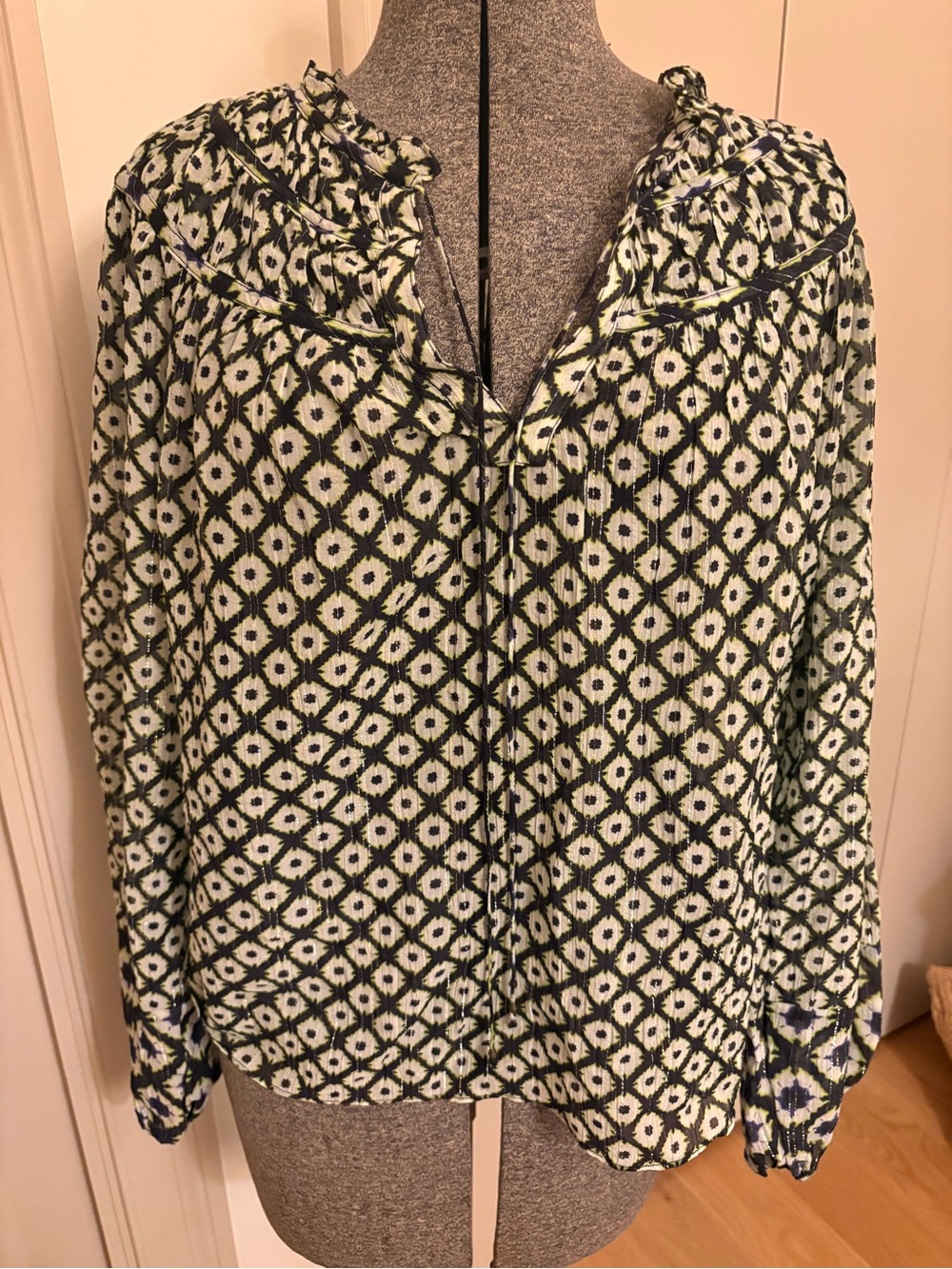 Marie Oliver black and ivory Floral Print Blouse NWT $258 retail GORGEOUS